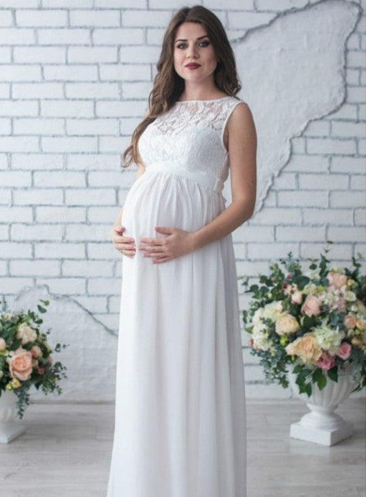 Sleeveless lace maternity dress