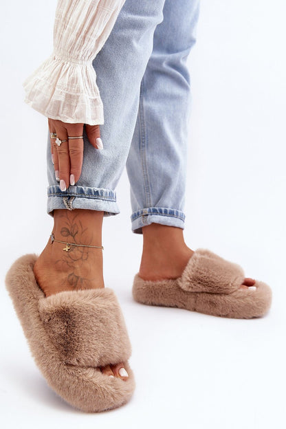 Slippers model 190673 Step in style