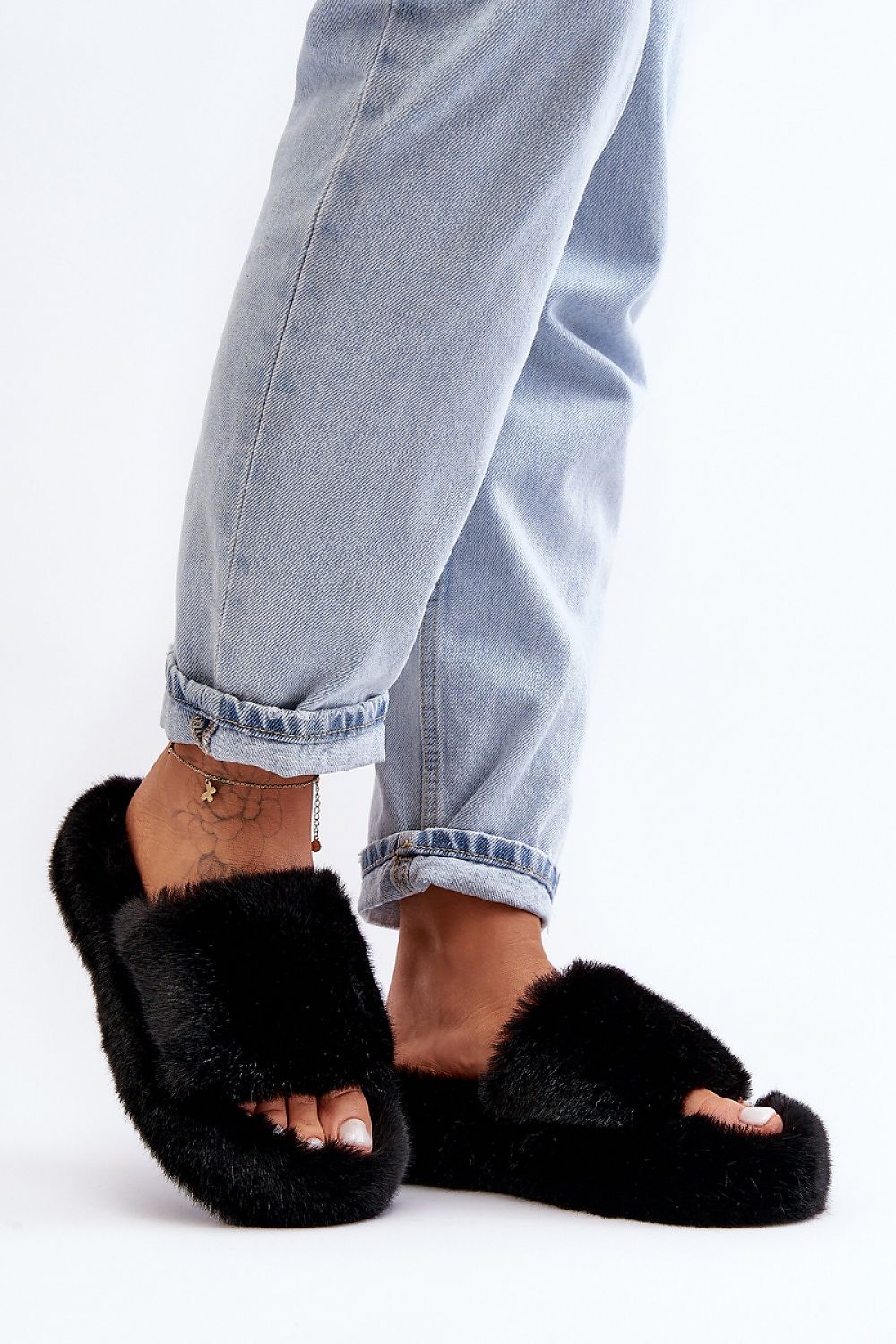 Slippers model 190673 Step in style