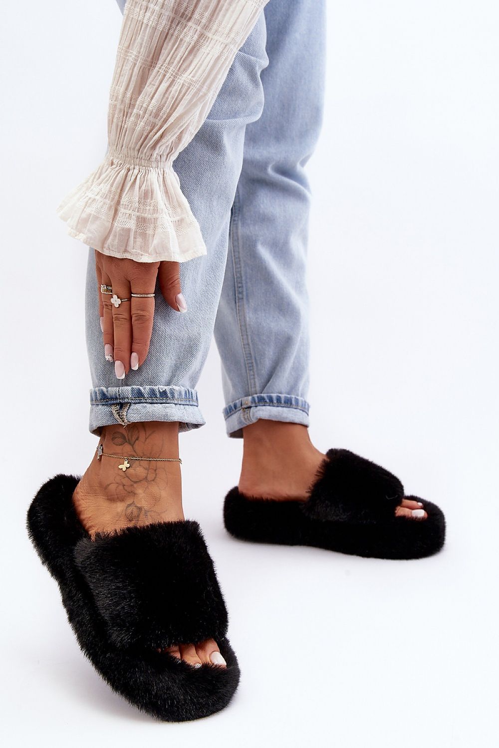 Slippers model 190673 Step in style