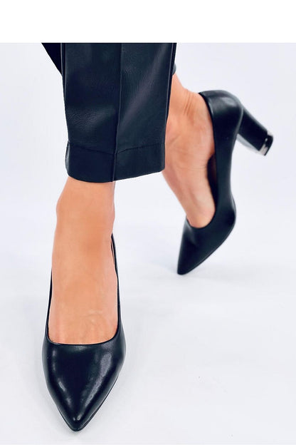 Wide heel pumps model 193880 Inello